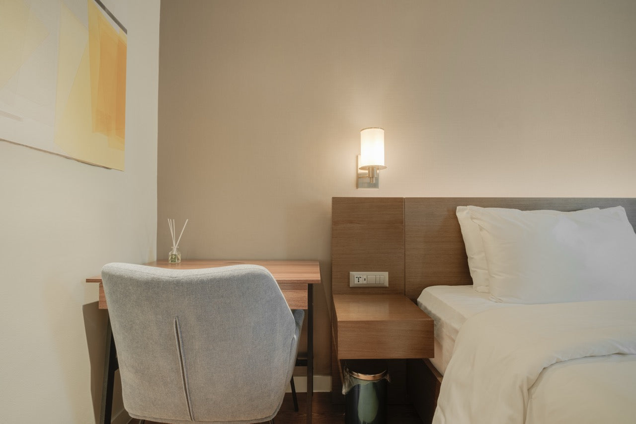 CASA HIRAYA II: Hotel Staycation at Novotel Suites near Rockwell