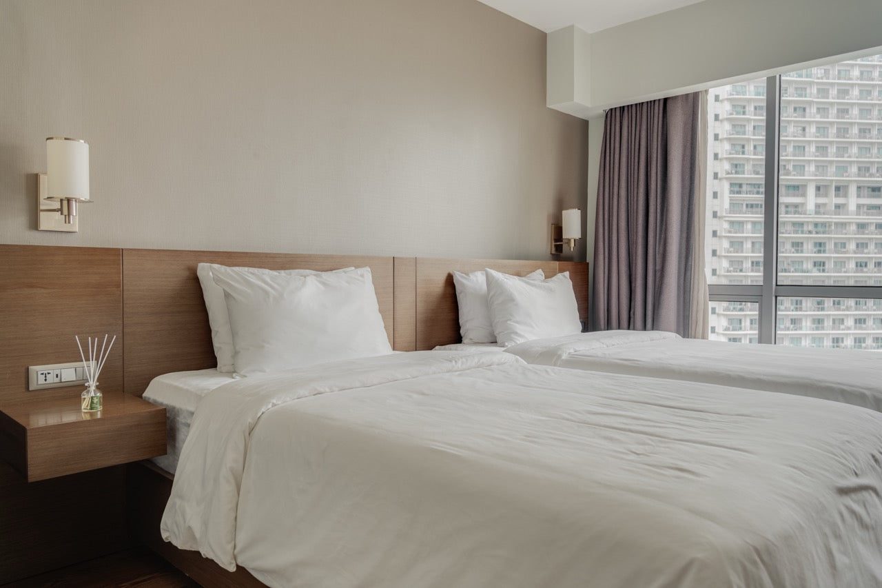 CASA HIRAYA II: Hotel Staycation at Novotel Suites near Rockwell