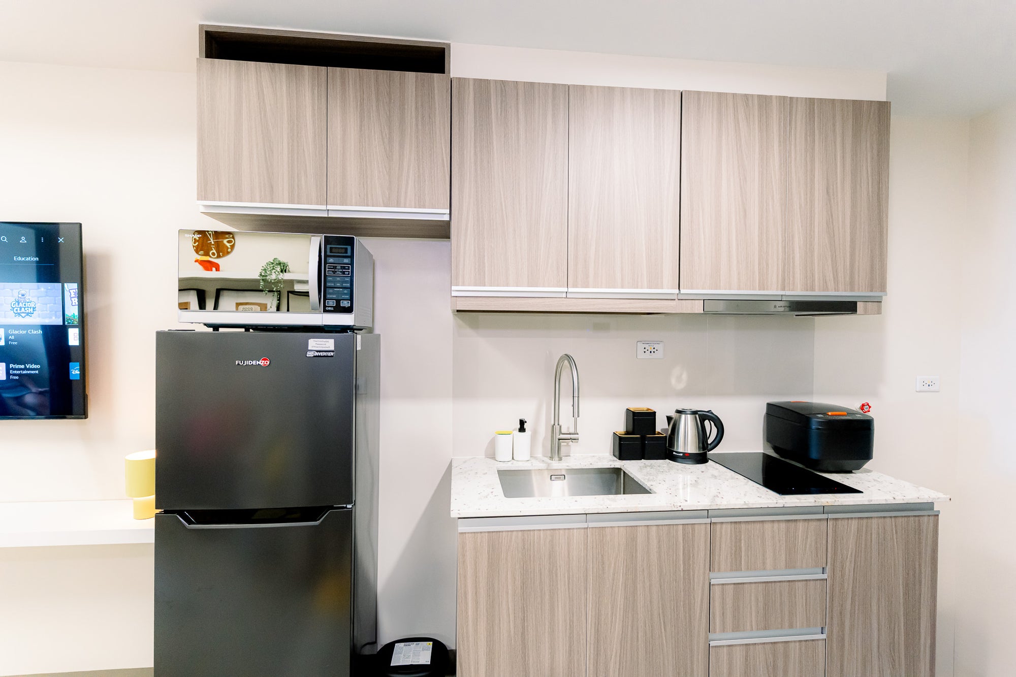 CASA HIRAYA I: Modern 1BR in BGC | Netflix, Gym, Game Room + WiFi